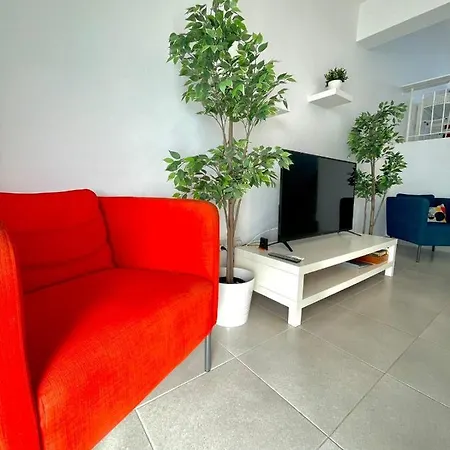 Sandy Complex Perivolia