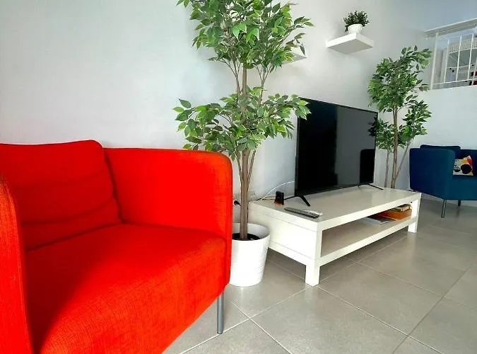 Sandy Complex Perivolia